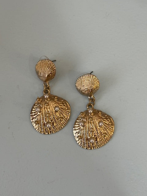 Gold Shell Earrings With Pearls
