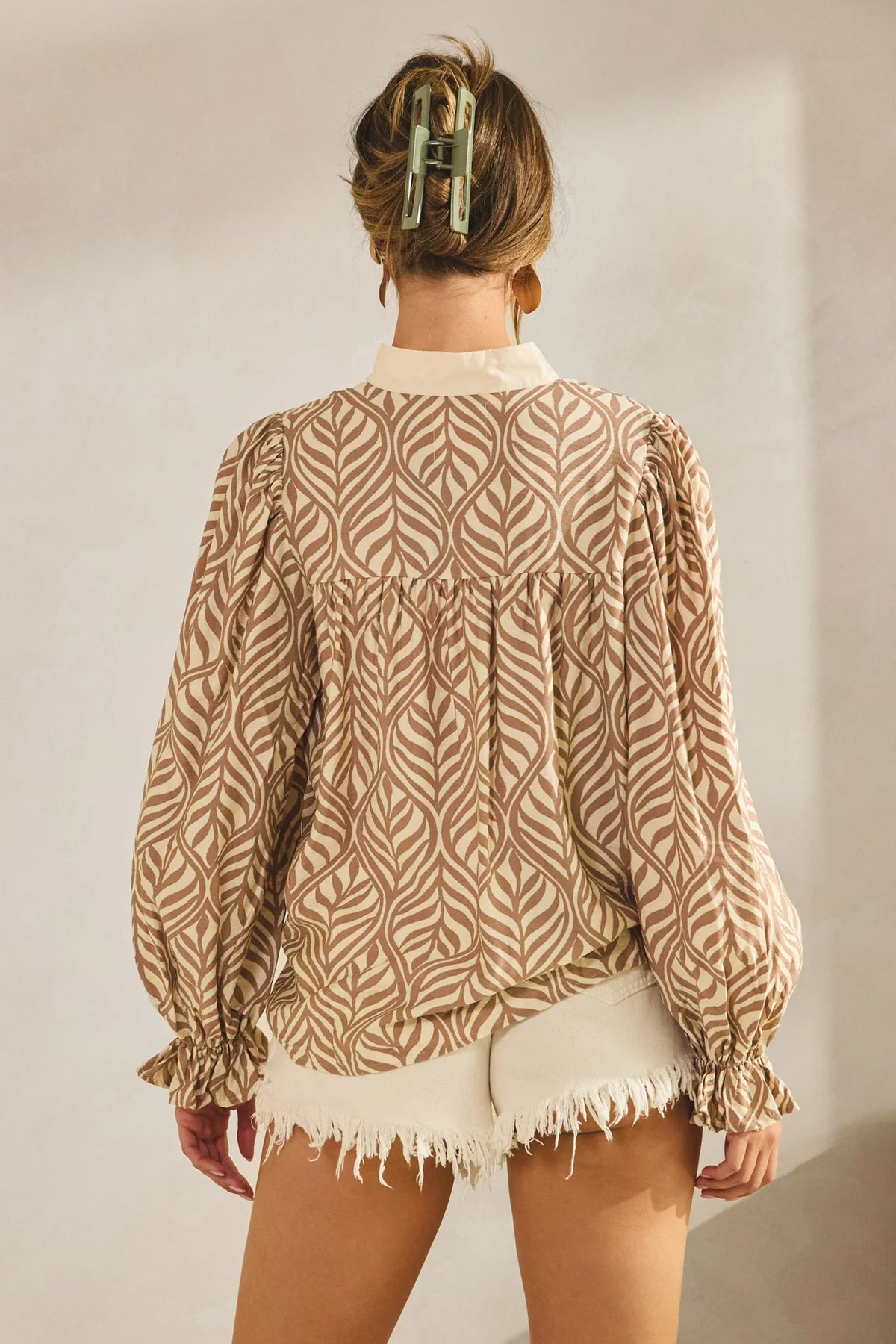 Leaf Lace Puff Blouse -Mocha