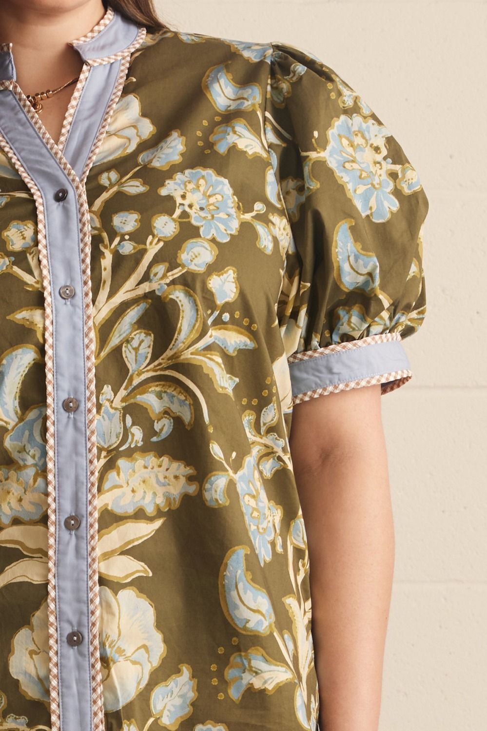 ENTRO Floral Puff Sleeve Top with Contrast Trim in Olive PLUS