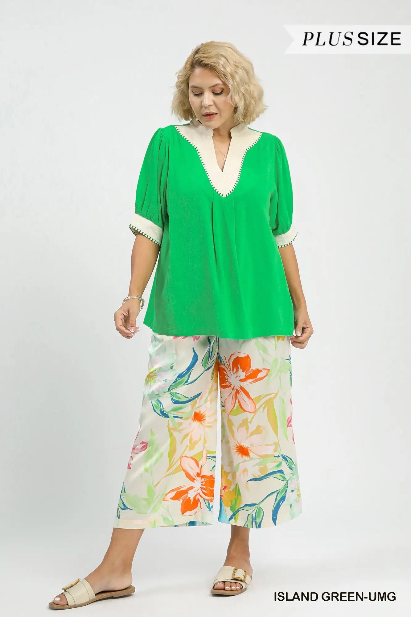 Mandarin Collared V-Neck With Contrast Details - Green