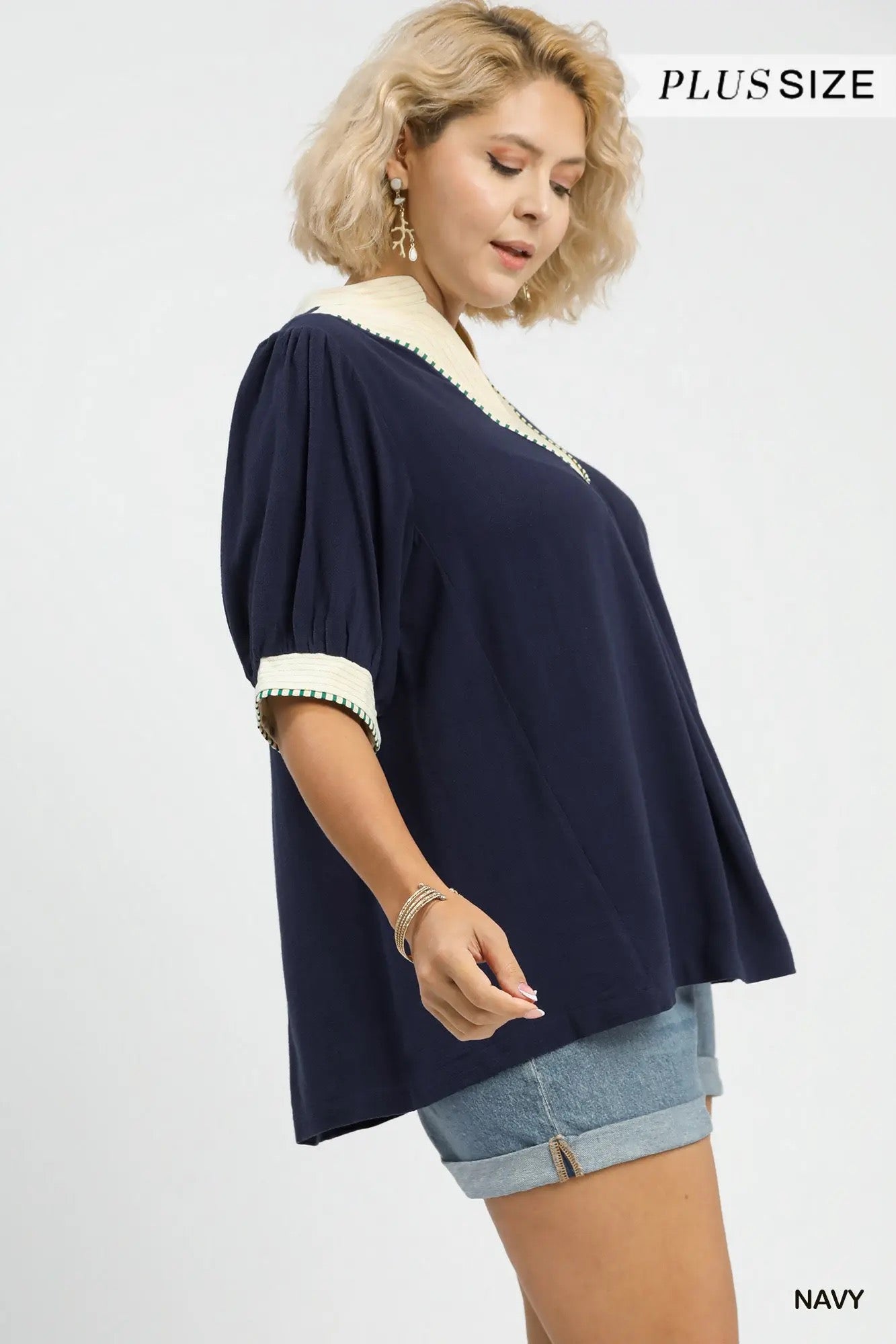 Mandarin Collared V-Neck With Contrast Details - Navy