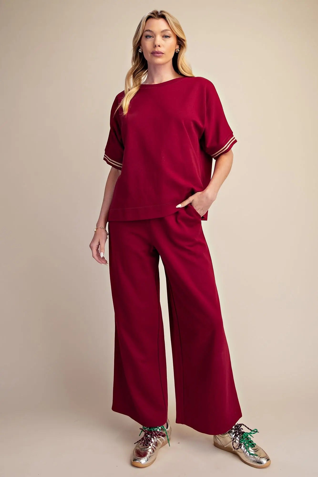 Oversized Everyday Sweatshirt Burgundy with Gold Trim