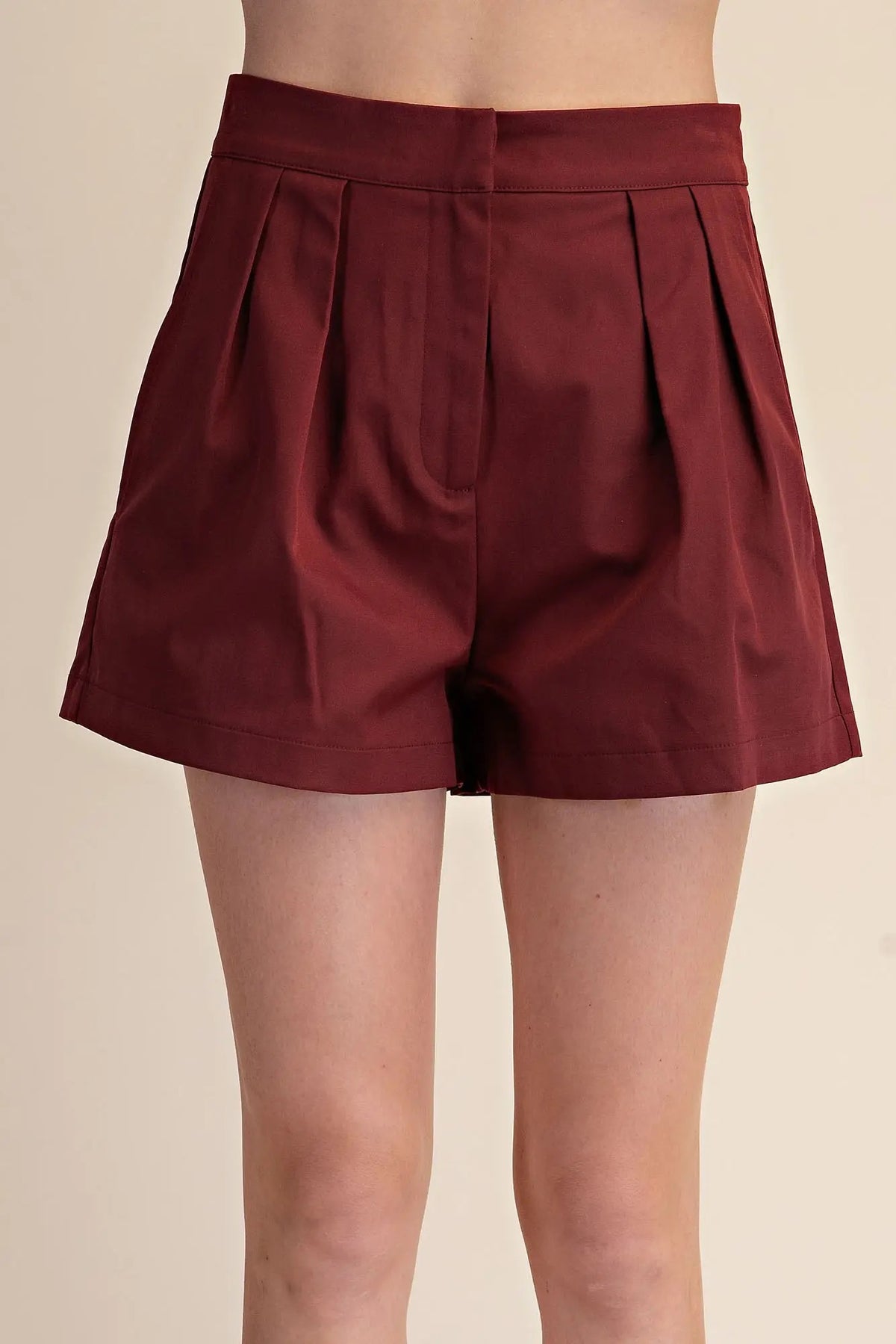 High-waisted Pleated Shorts with Back Elastic Band -Burgundy