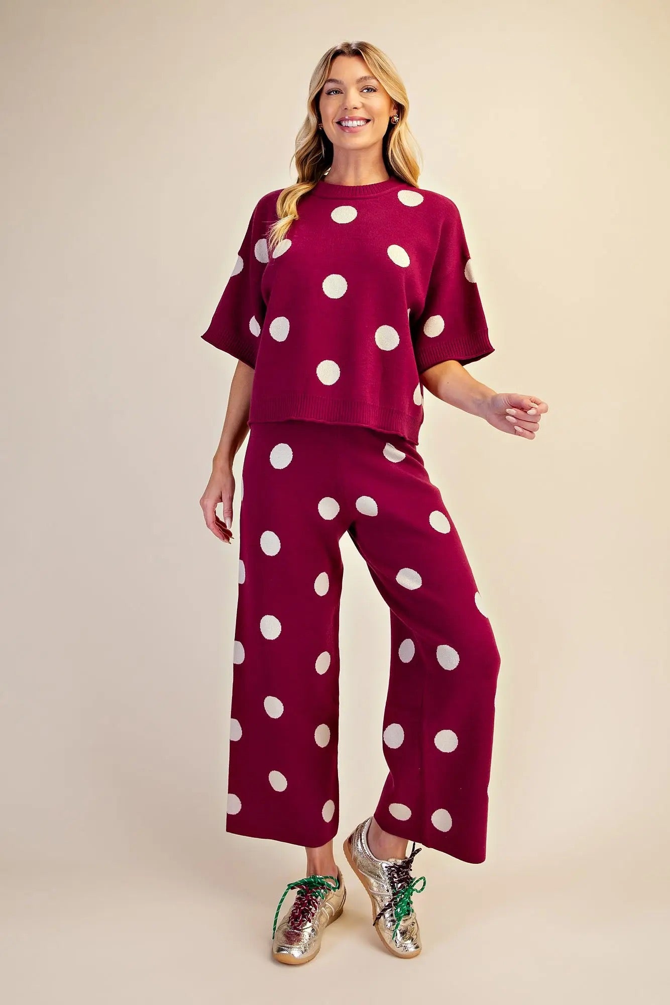 Round Neck Short Sleeve Polka Dot Sweater- Burgundy