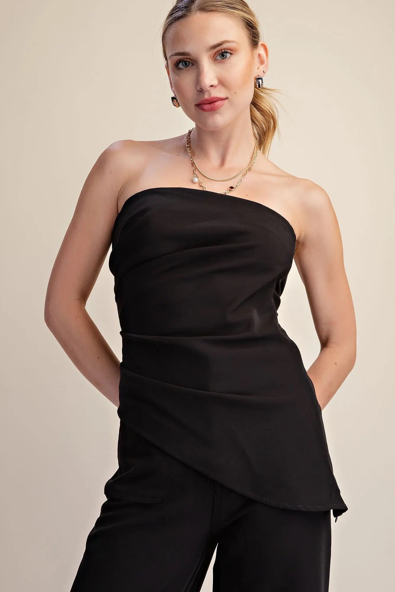 Bandeau Asymmetric Bottom Hem Ruched Stretchy Top -Black