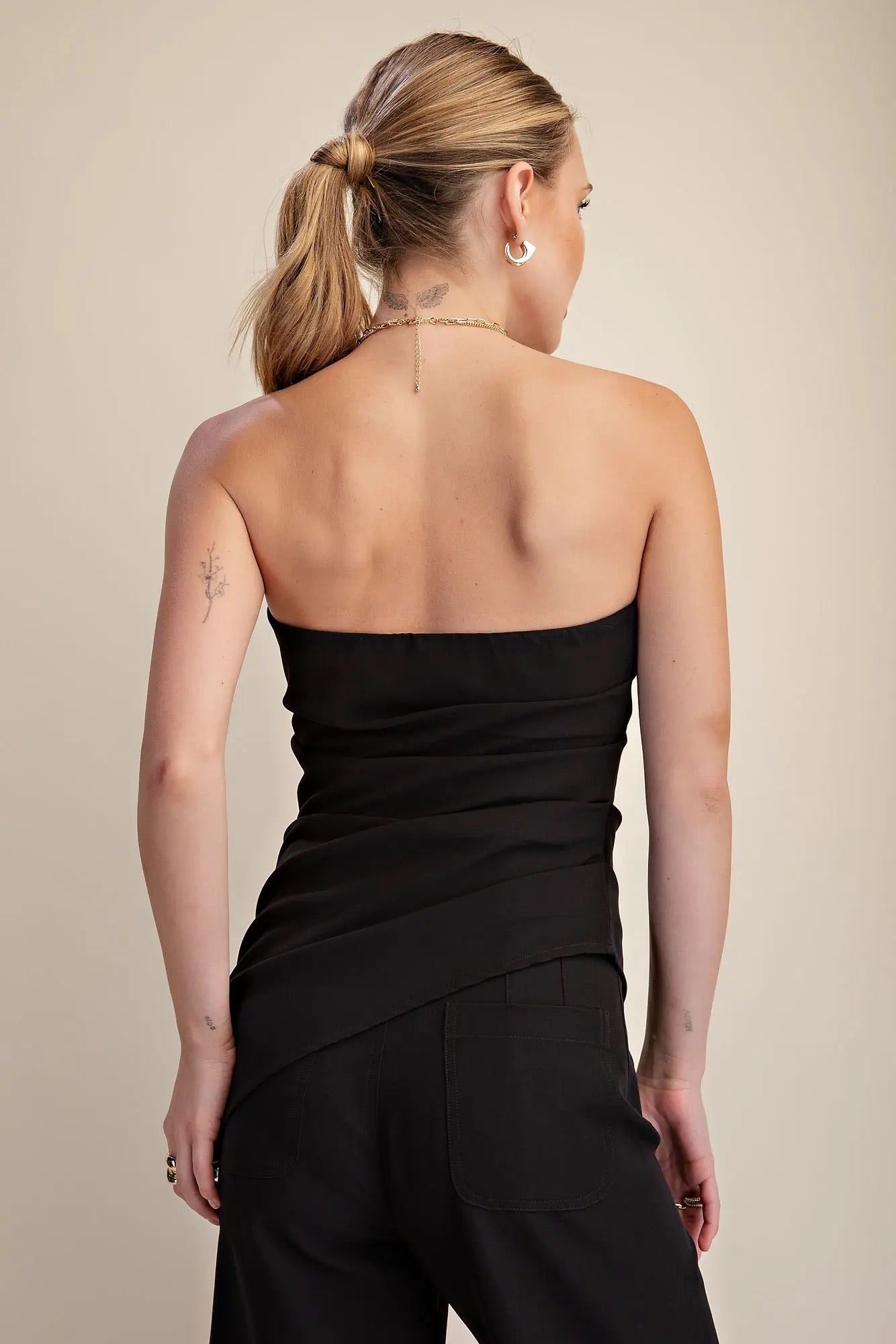 Bandeau Asymmetric Bottom Hem Ruched Stretchy Top -Black