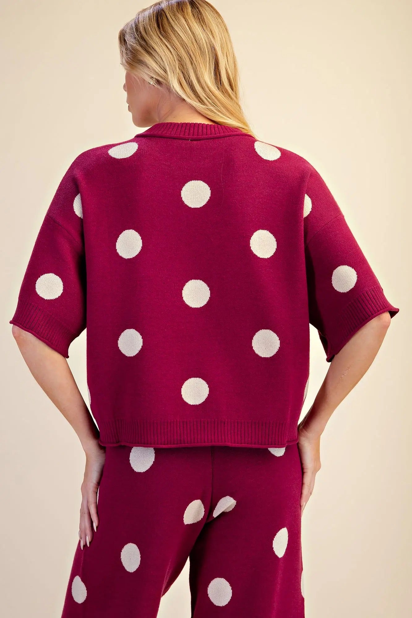 Round Neck Short Sleeve Polka Dot Sweater- Burgundy