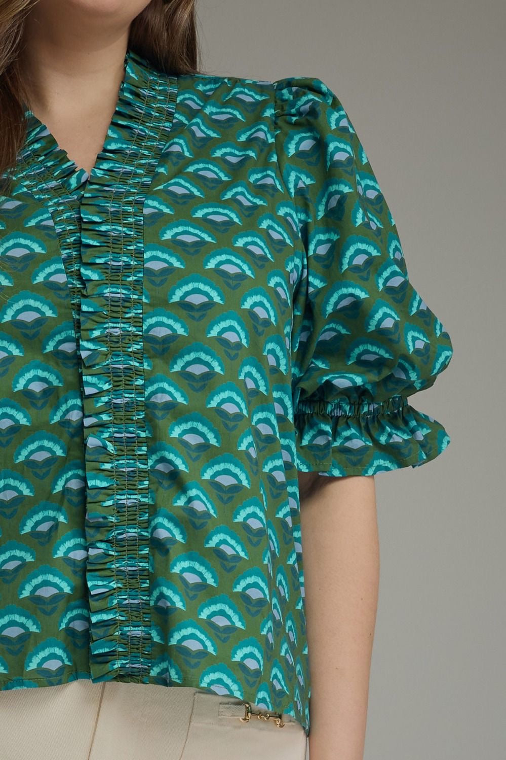 Geometric Print Short Puff Sleeve Top -Green